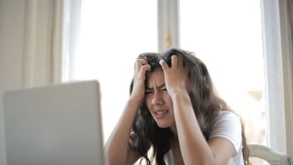 Stress And Dental Health  : സമ്മർദ്ദം ദന്താരോഗ്യത്തെ പ്രതികൂലമായി ബാധിക്കുമോ?