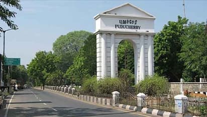 சிறுமி கொலையை கண்டித்து புதுச்சேரியில் இன்று முழு அடைப்பு போராட்டம்.. வெறிச்சோடி காணப்படும் சாலைகள்!