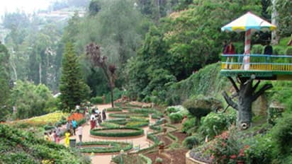 மக்களே உஷார்..சுற்றுலா தளங்களுக்கு செல்வதற்கு கட்டுபாடு.. இது கட்டாயம்.. மாவட்ட நிர்வாகம் அறிவிப்பு..