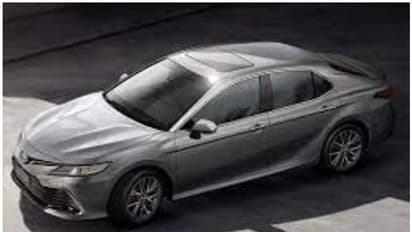 Toyota Camry Hybrid 2022 : പുത്തന്‍ കാമ്രിയുടെ ടീസറുമായി ടൊയോട്ട