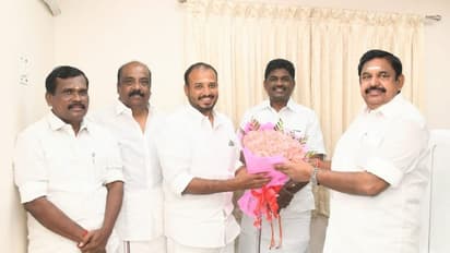 ராமதாஸ்க்கு செக் வைத்த எடப்பாடியார்..முக்கிய நிர்வாகியை தட்டி தூக்கிய அதிமுக..தைலாபுரத்தில் சலசலப்பு