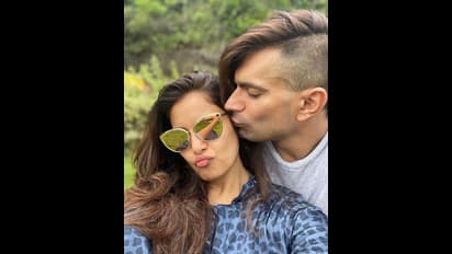 নগ্ন থাকতেই বেশি পছন্দ করেন করণ, কপিলের শো-তে সিক্রেট ফাঁস করলেন বিপাশা