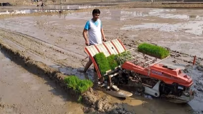 విప్లవాత్మక వ్యవసాయానికి తెరలేపిన మెకానిక్...!