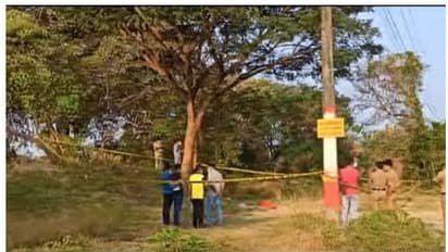 Palakkad Murder : പാലക്കാട് റോഡരുകില് സ്ത്രീ കൊല്ലപ്പെട്ട നിലയില്; മദ്യക്കുപ്പിയും വെട്ടുകത്തിയും സമീപത്ത്