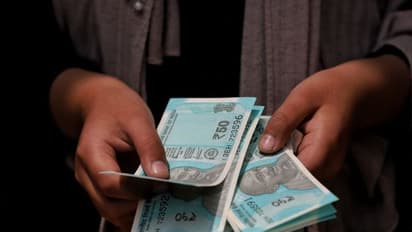 ആധാര് നമ്പര് പിശകിനെ തുടര്ന്ന് അക്കൌണ്ടിലെത്തിയ പണം തിരികെ നല്കിയില്ല, ബീഡി തൊഴിലാളി അറസ്റ്റില്