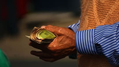 ইউনিয়ন বাজেটে প্রত্যাশার পারদ চড়ছে প্রবীণ নাগরিকদের, এফডি-তে সুদের হার বৃদ্ধি থেকে পেনশনকে করমুক্ত করার আশা