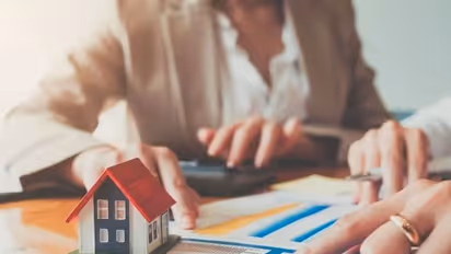 வீட்டுக்கடனில் பேலன்ஸ் ட்ரான்ஸ்ஃபர் செய்யலாமா? அதனால் மொத்த கடன் குறையுமா?