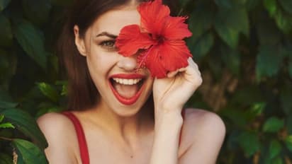 Hair Care : തലമുടി തഴച്ചു വളരാൻ ചെമ്പരത്തി; ഉപയോഗിക്കേണ്ടത് ഇങ്ങനെ...