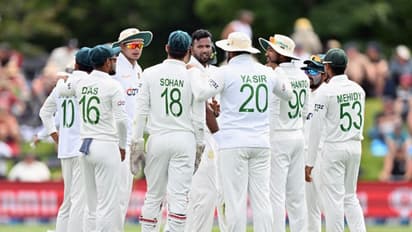 NZ vs BAN : മണ്ടത്തരങ്ങളുടെ ഘോഷയാത്ര, ഒരു പന്തില് ഏഴ് റണ്സ് എറിഞ്ഞുനല്കി ബംഗ്ലാദേശ്! വീഡിയോ