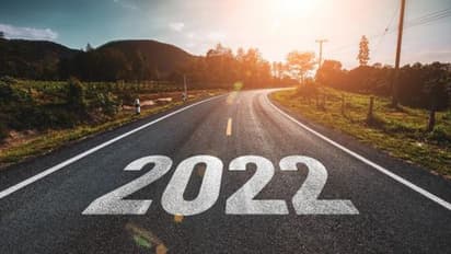New Year 2022: భయపెడుతున్న 2022.. ఆరంభమే అనర్ధాల మయం