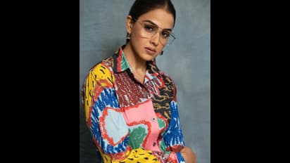 స్టైలిష్ అండ్ బ్యూటిఫుల్ జెనీలియా.. సీరియస్ లుక్ లో సైతం మెస్మరైజ్ చేస్తోంది