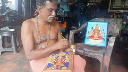 ഈ മെക്കാനിക്ക് അൽപ്പം സ്പെഷ്യലാണ്; 'ബോംബെ മേശരി'യുടെ ഗാരേജിൽ വണ്ടികൾ മാത്രമല്ല, ദൈവങ്ങളുമുണ്ട്