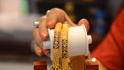 gold rate today: ஊசலாட்டத்தில் தங்கம் விலை ! மீண்டும் உயர்ந்தது: இன்றைய நிலவரம் என்ன?