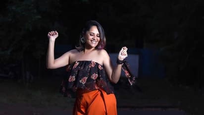 Anasuya:మండే ఫుల్ జోష్ లో అనసూయ.. టాటూ కనిపించేలా అందాలు, క్రేజీ పిక్స్ వైరల్