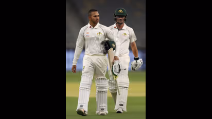 கவாஜா 50, ஸ்மித் டக் - ஆஸ்திரேலியா நிதானமான தொடக்கம்!