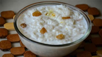Kitchen tips: चावल या सेवई को छोड़ इस बार ट्राई करें पोहे से बनने वाली स्पेशल खीर, 10 मिनट में हो जाएगी तैयार
