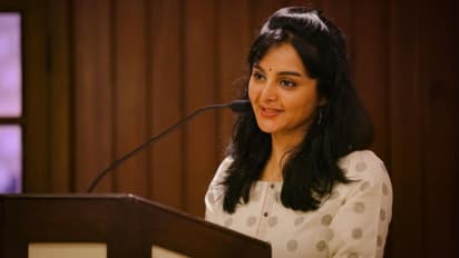 അക്രമിക്കപ്പെട്ട നടിക്ക് പിന്തുണയുമായി മഞ്ജു വാര്യര്‍