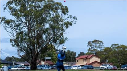 Guinness World Records: 400 ఫీట్ల ఎత్తు నుంచి పడిన బంతిని క్యాచ్ పట్టి..  ప్రపంచ రికార్డు బద్దలు కొట్టి..