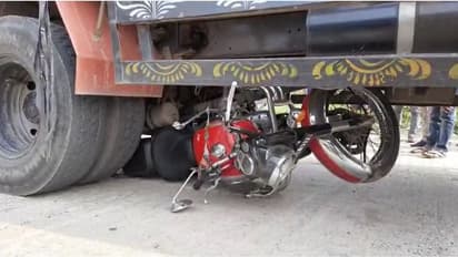 கட்டின தாலியின் ஈரம் காய்வதற்குள் விபத்தில் சிக்கி உயிரிழந்த கணவர்.. நெஞ்சில் அடித்துக்கொண்டு கதறிய மனைவி.!