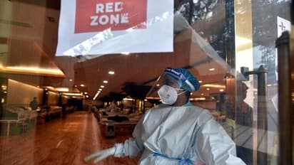 COVID-19 Tally: করোনা আক্রান্তের দৈনিক সংখ্যা ক্রমশই উদ্বেগ বাড়াছে, মৃতের সংখ্যা ৪০০ ছাড়াল