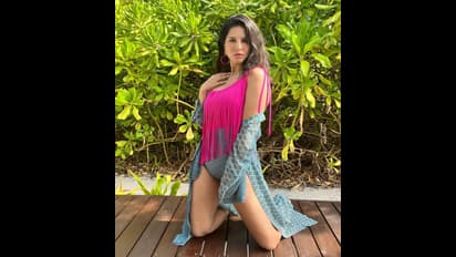 Sunny Leone : వింటర్ లో కూడా వేడిపుట్టిస్తున్న సన్నీ లియోన్ ..కైపులతో మత్తెక్కిస్తోంది.
