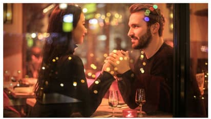 ಈ date night ideas ನಿಮ್ಮ ವೈವಾಹಿಕ ಜೀವನದಲ್ಲಿ ರೋಮ್ಯಾನ್ಸ್ ಹೆಚ್ಚಿಸೋದು ಗ್ಯಾರಂಟಿ