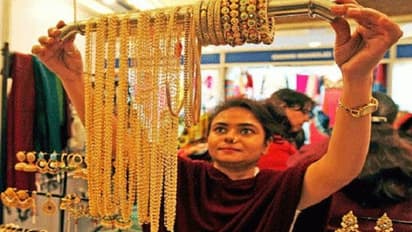 Gold Rate Today: വ്യാപാര യുദ്ധത്തിന് തിരികൊളുത്തി ട്രംപ്, റോക്കറ്റ് കുതിപ്പിൽ സ്വർണവില