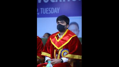 Dr.simbu : மகுடம் சூடிய மன்மதன்.... நடிகர் சிம்புவுக்கு டாக்டர் பட்டம் வழங்கப்பட்டது