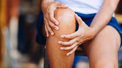 Joint pain: மூட்டு வலி, கால் வலி பிரச்சனைக்கு...நிரந்தர தீர்வு தரும் ஆயுர்வேத மருந்தை பயன்படுத்துங்கள்..!