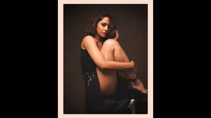 Aishwarya Dutta photos : அய்யய்யோ..அத்துமீறிய பிக் பாஸ் ஐஸ்வர்யா..பாதி உடலை மட்டும் மூடி அட்டகாசம்..