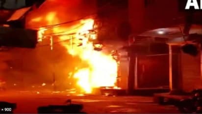 പത്ത് ലക്ഷം ലോൺ ചോദിച്ചു കൊടുക്കാത്ത ബങ്കിന് യുവാവ് തീയിട്ടു, 12 ലക്ഷം രൂപയുടെ നഷ്ടം