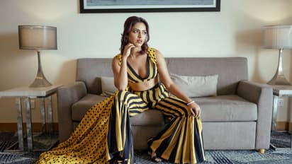 கோவிலுக்குள் செல்ல நடிகை அமலா பாலுக்கு அனுமதி மறுப்பு... ரோட்டில் இருந்தே தரிசனம் செய்ய வற்புறுத்தியதாக புகார்