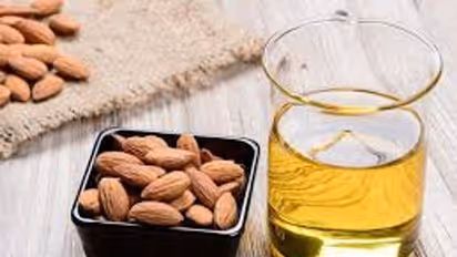 Fruit Facial: পুজোয় করুন ফ্রুট ফেসিয়াল, টাটকা ফল দিয়ে ঘরেই বানিয়ে ফেলুন