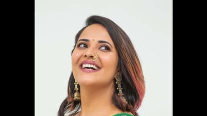 Sankranthi 2022: సంక్రాంతి సంబరాల జోష్ లో అనసూయ.. లంగాఓణీలో నడుము వొంపులు