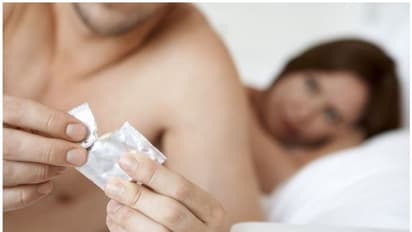 condoms : ശ്രദ്ധിക്കൂ, കോണ്ടം ഉപയോ​ഗിക്കുമ്പോൾ ഈ നാല് കാര്യങ്ങൾ ശ്രദ്ധിച്ചില്ലെങ്കിൽ...