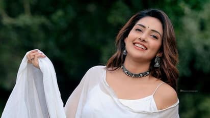 திருமணத்திற்கு விஜய் சேதுபதி,  ஊர் சுற்ற ஹரிஷ் கல்யாண் - மாஸ் காட்டும் மகிமா நம்பியார்