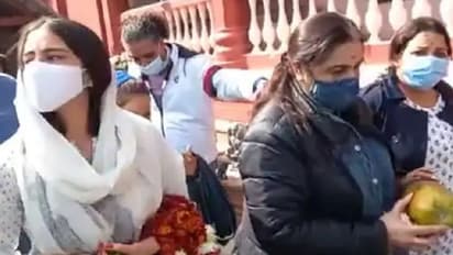 बाबा महाकाल के दरबार में पहुंचीं सारा अली खान, काफी देर तक नम: शिवाय मंत्र का किया जाप..सामने आईं तस्वीरें