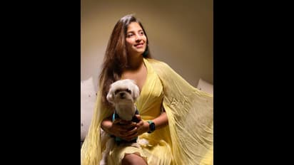 Anjali latest : வாவ்.. சிக்கென்ற சேலையில் சிலிர்க்க வைக்கும் அஞ்சலி..புடவை புது வித மாடலா ?..