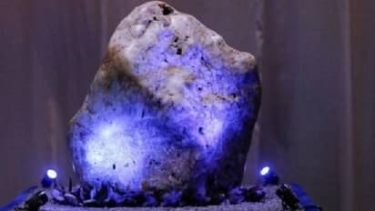 300 കിലോയിൽ കൂടുതൽ തൂക്കം, ലോകത്തിലെ ഏറ്റവും വലിയ ഇന്ദ്രനീലക്കല്ല്, ഗിന്നസ് ബുക്ക് ഓഫ് വേൾഡ് റെക്കോർഡ്സില്