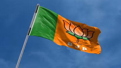 Inside Story: यूपी चुनाव में हर हाल में जीत की इच्छुक BJP ने काटा नौ विधायकों का पत्ता,नए चेहरों पर लगाया दांव