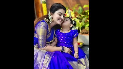 வாவ்..எவ்ளோ க்யூட்..குட்டி சினேகாவின் அம்மாவை மிஞ்சும் அழகிய படங்கள்..