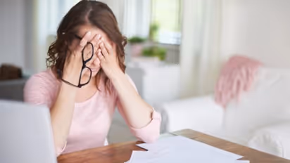 സെർവിക്കൽ ക്യാൻസർ : അറിയാം അഞ്ച് പ്രധാനപ്പെട്ട ലക്ഷണങ്ങൾ