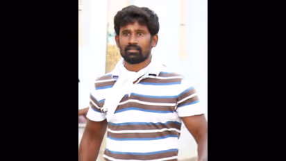 பருத்திவீரன் கார்த்தி கெட்-அப்பில் ஆர்யா.. வைரலாகும் ‘காதர்பாட்சா என்ற முத்துராமலிங்கம்’ படத்தின் பர்ஸ்ட் லுக்