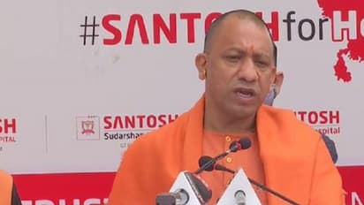 CM योगी का तंज, मायावती को सरकारी विमान से सैंडल मंगवाने वाली तो अखिलेश को बताया वायदे आजम