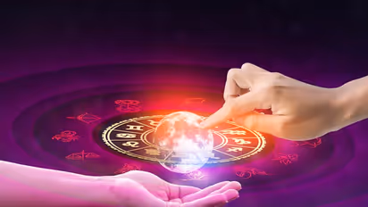 কর্মজীবনে নতুন সুযোগ আসবে এই দুই রাশির জীবনে, এক ঝলকে দেখে নিন দৈনিক রাশিফল