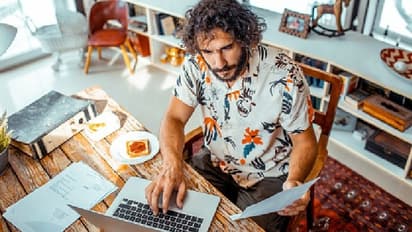 ওয়ার্ক ফ্রম হোমেও শিফটের মধ্যে কাজ শেষ করা সম্ভব, জেনে নিন কীভাবে