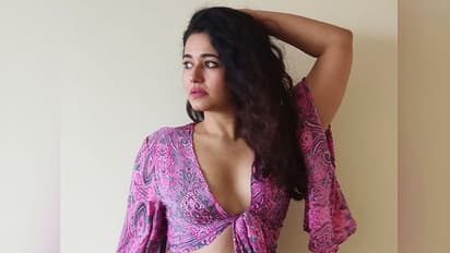 Poonam Bajwa angel pose : ஹாட் போஸுக்கு லீவ் விட்ட பூனம் பஜ்வா..புதிய கெட்டப்பில் ஏஞ்சலாய்  மாறிட்டாரே..