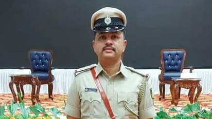 Crime News ದೂರು ಕೊಡಲು ಹೋದ ಮಹಿಳೆಯನ್ನ ಮಂಚಕ್ಕೆ ಕರೆದ್ರಾ ಪೊಲೀಸ್ ಇನ್ಸ್ಪೆಕ್ಟರ್..?