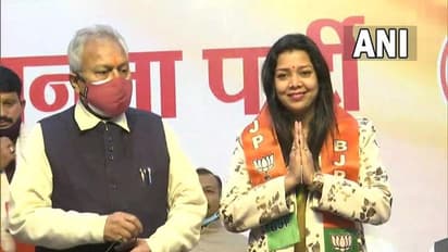 कांग्रेस के 'लड़की हूं, लड़ सकती हूं' अभियान की पोस्टर गर्ल बीजेपी में शामिल