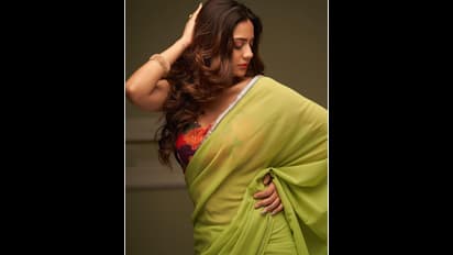 Aishwarya Dutta Photos : மெல்லிய சேலையில் மொத்த அழகையும் காட்டிய பிக்பாஸ் ஐஸ்வர்யா! கவர்ச்சியும் வேற லெவல்..!